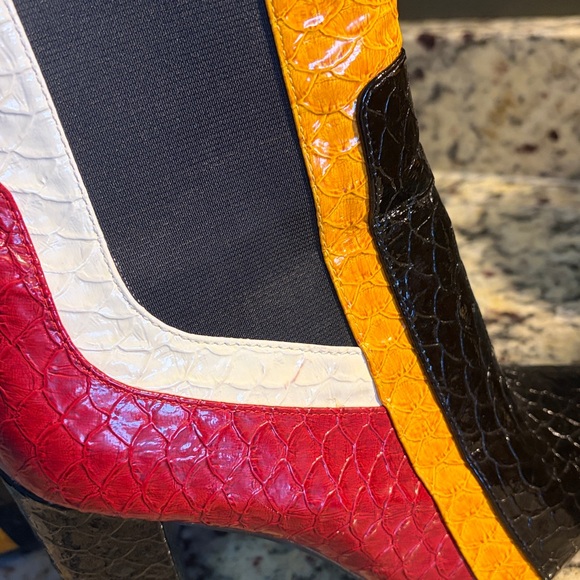 CAPE ROBBIN🐝QUAD-COLOR FABLE ANKLE BOOT - Picture 7 of 16